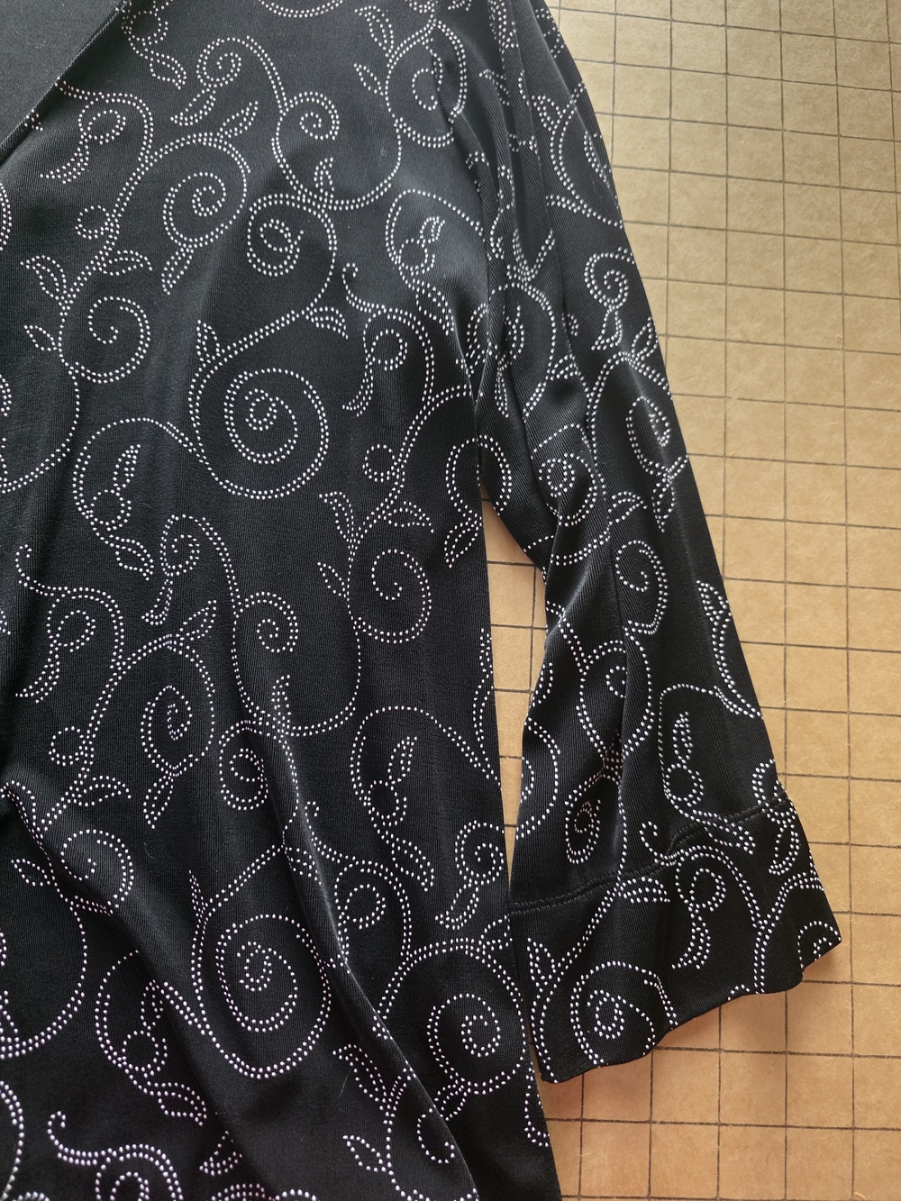 TravelSmith Black Silver Swirl Dotted Knit Cardigan Jacket Womens XL USA Made - Picture 7 of 13